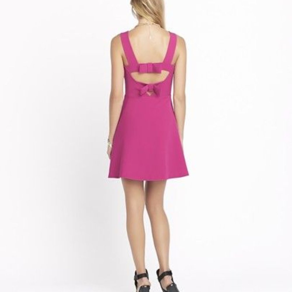 Dynamite Pink Cutout Bow Back Dress Sz Large - Picture 2 of 10